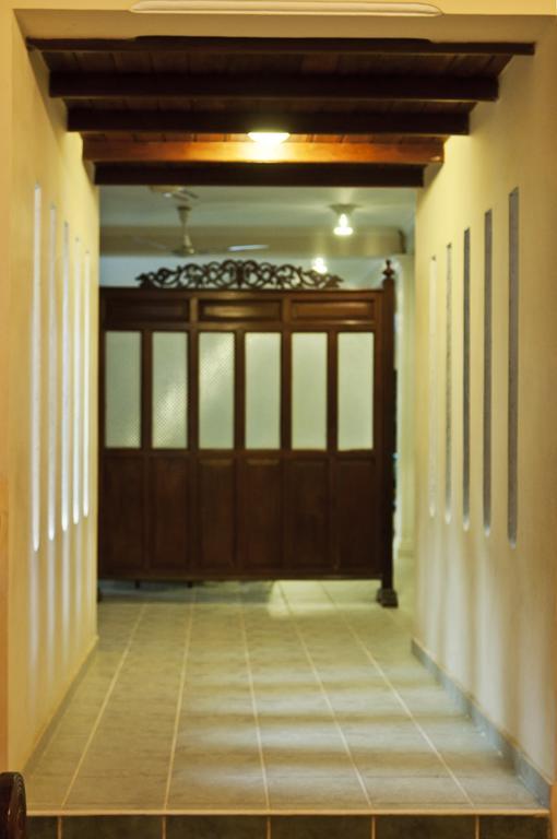Hotel Sunflower Катарагама Стая снимка