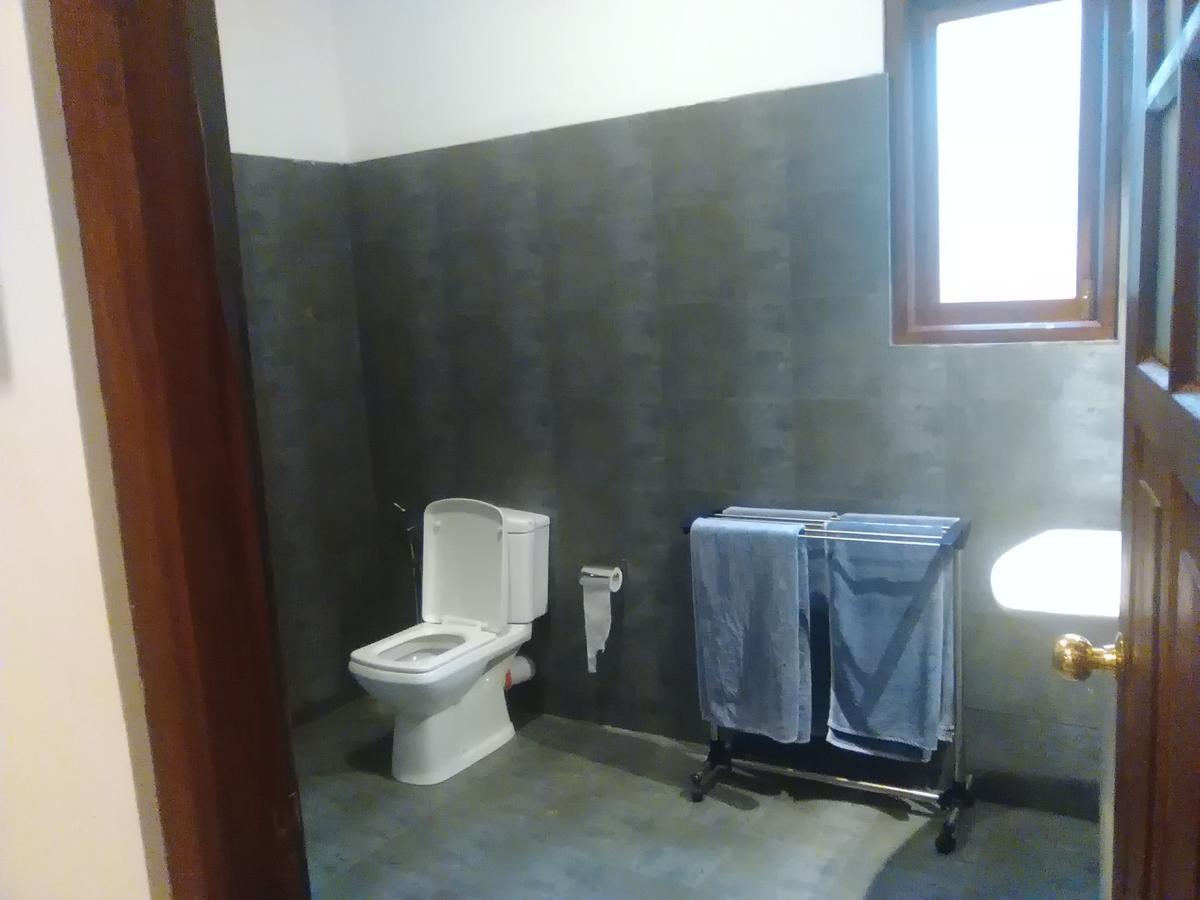 Hotel Sunflower Катарагама Екстериор снимка